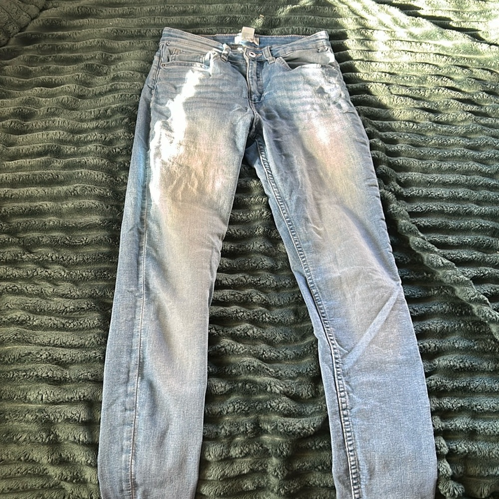 h&m light wash jeans